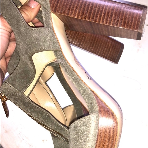 Michael Kors heals - Picture 3 of 4